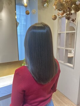 アンド ラ ブランシュ(&.La Blanche) ワンレン/黒髪カタログ/ネビージュ/小顔/髪質改善