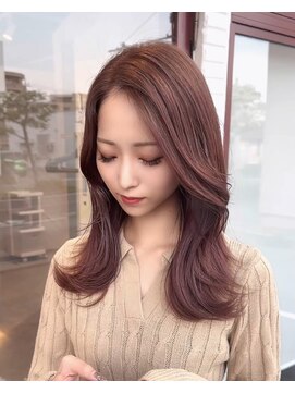 ジゼラ(GISELA) くびれヘア レイヤーカット ピンクベージュ