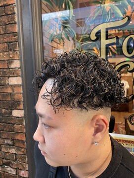 フォーコーナーズ(Four Corners) スプリングスパイラルパーマ