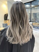 ヌエン 渋谷(NU/EN)&nbsp;夏のトレンド外国人風バレイヤージュとホワイトベージュ