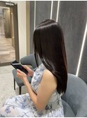 『透明感あふれる艶髪ストレートロングで叶える上質な美しさ』