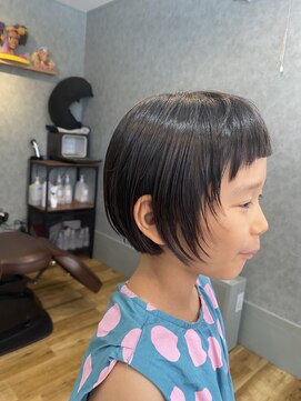 カピリナ(Ka Pilina) パッツンミニボブ