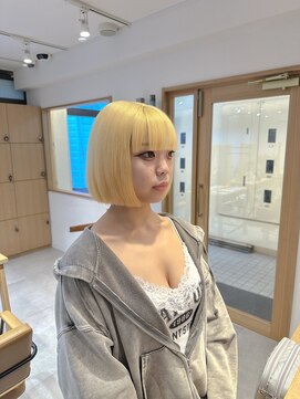 切りっぱなしボブ抜きっぱなしブロンド2ブリーチ