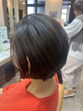 コンフェティ さくら浄水店(Confetti) 前下がりショートボブ