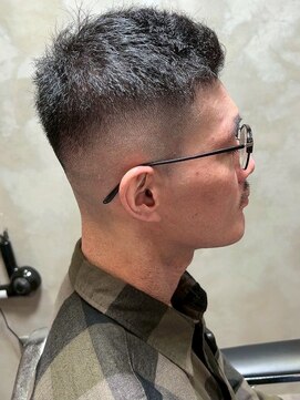 ディスイズバーバーサード(THIS IS BARBER 3rd) スキンフェード ベリーショート フェードカット 刈り上げ