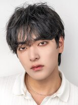 シド 表参道(s.i.d)&nbsp;テテ風ヘア｜韓国マッシュ×シャドウパーマ×メンズメイク