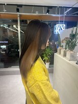 ワン バイ ジエクト(One by The Ect)&nbsp;デザインインナーカラーベージュ艶髪ミディアムセミロング