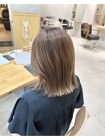 エース(Ace.)&nbsp;切りっぱなし×グレージュ系カラー