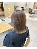 切りっぱなし×グレージュ系カラー