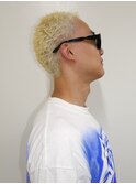メンズカットハイトーンブリーチバズボウズ