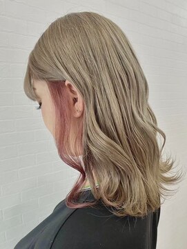 宇都宮ハイレイヤーウルフカットインナーカラーシャギーカット