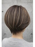 大人女子おすすめ！スッキリショート×コントラストハイライト