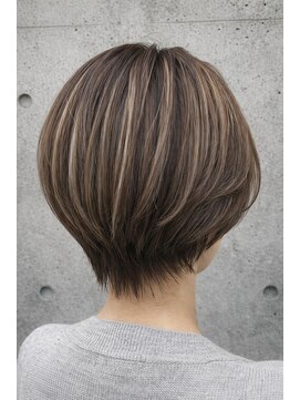 ゴットイズム(GOTTO ISM) 大人女子おすすめ！スッキリショート×コントラストハイライト