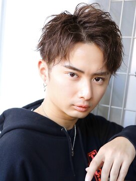 フレイバ 吉祥寺(FLAVA) ライトセンターパートショート　ツーブロック　コンマヘア