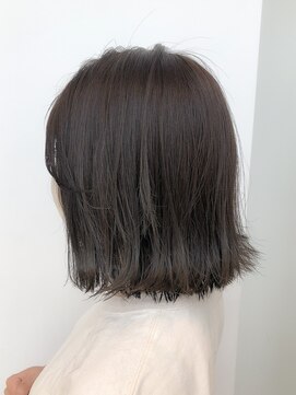 リベラ(LIBERA) バッサリイメチェン！外ハネボブ フォギーベージュ《TARO》