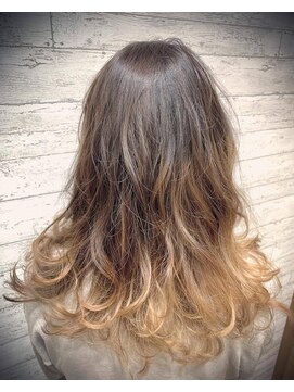 ヘアーメイクスリーク ★コントラスト★バレイヤージュ★ロングデザイン★