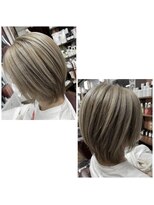 マルカ ヘアー(MARKA hair) ホワイトベージュ×重軽ショート