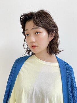 メゾンドイギー(MAISON de IGGY) フェザーバング#大人かわいい色気を纏うツヤ髪カーキグレージュ