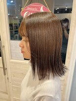 クオリア(Quaria)&nbsp;ナチュラル可愛い透明感ベージュ切りっぱなし外ハネボブ☆彡