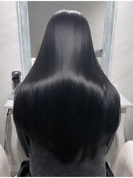 アンベル(ANBEL)の写真/【阪神西宮駅徒歩1分】真っすぐ過ぎない自然なストレートが人気！前髪や顔まわりの縮毛メニューもご用意◇