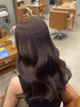 山野愛子美容室 銀座店 透明感グレージュ×韓国×波巻き