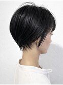 タイト襟足×丸みフォルムの大人ハンサムショート