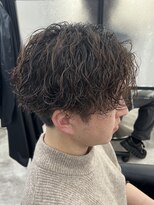 シーバイスリー 綱島(C×3) 波巻きパーマ × センター分けマッシュカット