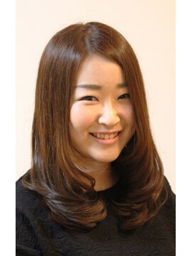 テトラ ヘアー(TETRA hair) ミディアムレイヤー