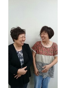 サロンドリールプリマ(Salon de RIRE prima) ふんわりアシメショートスタイル♪