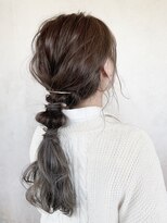 イール(iIIL)&nbsp;【iIIL hair lounge】シンプル大人ヘアセット　ニュアンス