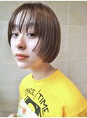 前上がりボブ/ミニボブ/ベージュ/ぱつっとボブ/20代30代40代
