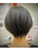 ショートボブ