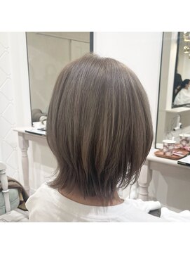 ブランニューイヴ 生駒店(Brand new eve) グレージュカラー