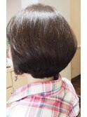 シンプル品よくショートボブ