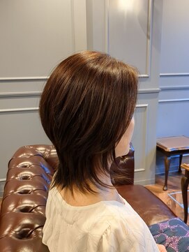 サロンドエー(SALON DE A) ミディアムスタイル。