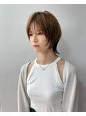 くびれショート黒髪　パーマ