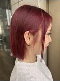 切りっぱなしボブ×レッドカラーでお洒落ボブ