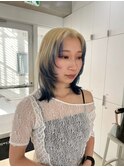 ホワイトベージュ × ネイビーブルーの裾カラー