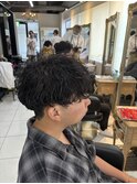 波巻きパーマ 波巻きスパイラル メンズパーマ 刈り上げ 眉毛