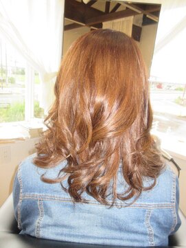 コア フィール ア デイ(COIFFURE A DAY) 【M3D見附今町】ミセス巻き髪