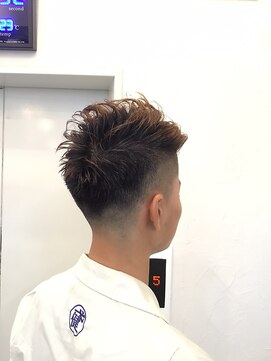 ツーダブルバイフィフス 西梅田店(WW.. by fifth) 攻めた刈り上げスタイル【梅田/JR大阪/西梅田/北新地】