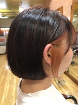 ヘアーフェロー HAIR fellow ショートボブインナーツヤカラーピンクベージュ　ピンクアッシュ