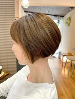 フラワー(flower)&nbsp;大人女性に似合うミニボブ