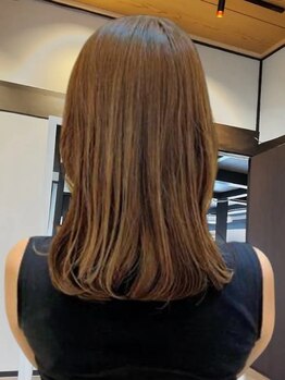 サロンドクー(salon de Qoo)の写真/【こだわりの縮毛矯正】ピンとなりにくい薬剤を使用し、自然なストレートが人気◎ナチュラルサラサラヘアへ