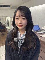 インビテーション(invitation) レイヤーカット 韓国風巻き ゆる巻 低めレイヤー 顔周りカット