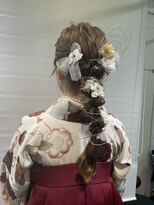 ヘアーアンドメイク ビス(HAIR&MAKE bis) 卒業式アレンジ【西尾瑠華】