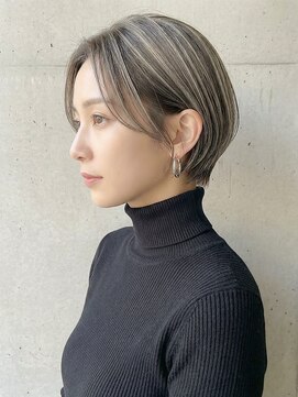 【40代のショートボブ】細めハイライトで立体感をプラス