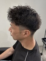 ヒュイル バイ ニアウ(Hwyl by Niau) メンズカットパーマショートツイストスパイラルパーマ刈り上げ