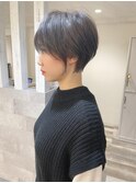 <ショートヘア×ダークグレージュ>