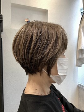 アリアバイエクラート 池袋店(ARiA by ECLART) 白髪ぼかしグレーアッシュハイライト